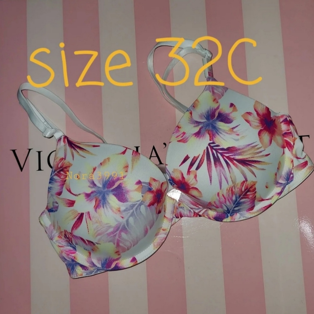 Victoria secret And PINK Bra size 32 C Bundle NWT - Picture 10 of 13